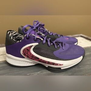 Nike Men’s Giannis Zoom Freak 4  “Lightning” -  Size 8